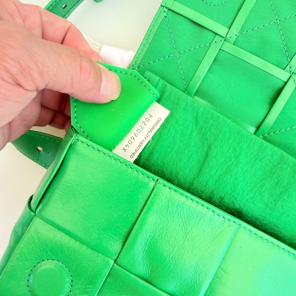 Bottega Veneta Cassette Belt Bag Parakeet Green Maxi Intrecciato Leather 651053 - Picture 11 of 14